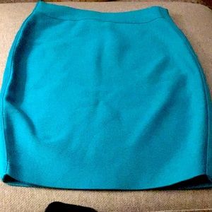 GUESS SKIRT SIZE SMALL